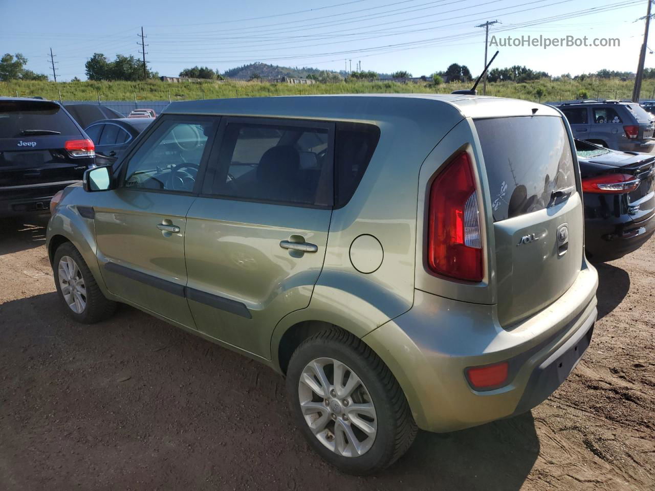 2013 Kia Soul + Green vin: KNDJT2A6XD7577285