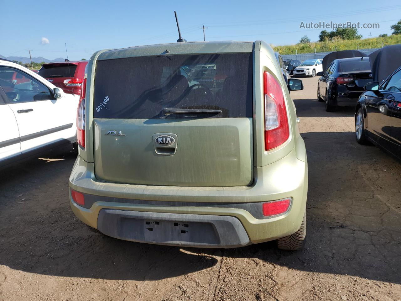 2013 Kia Soul + Green vin: KNDJT2A6XD7577285