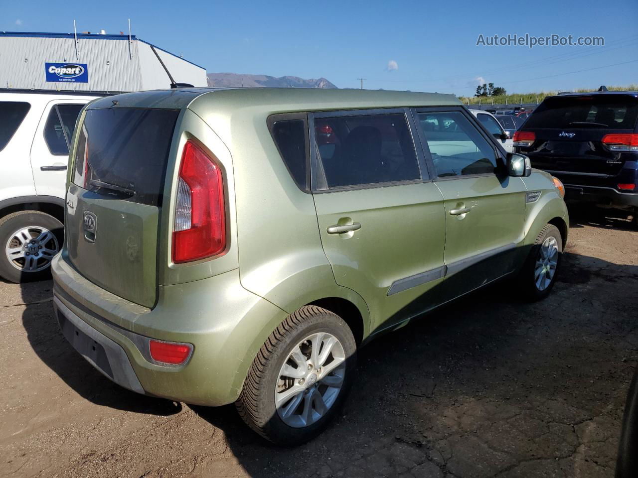 2013 Kia Soul + Green vin: KNDJT2A6XD7577285