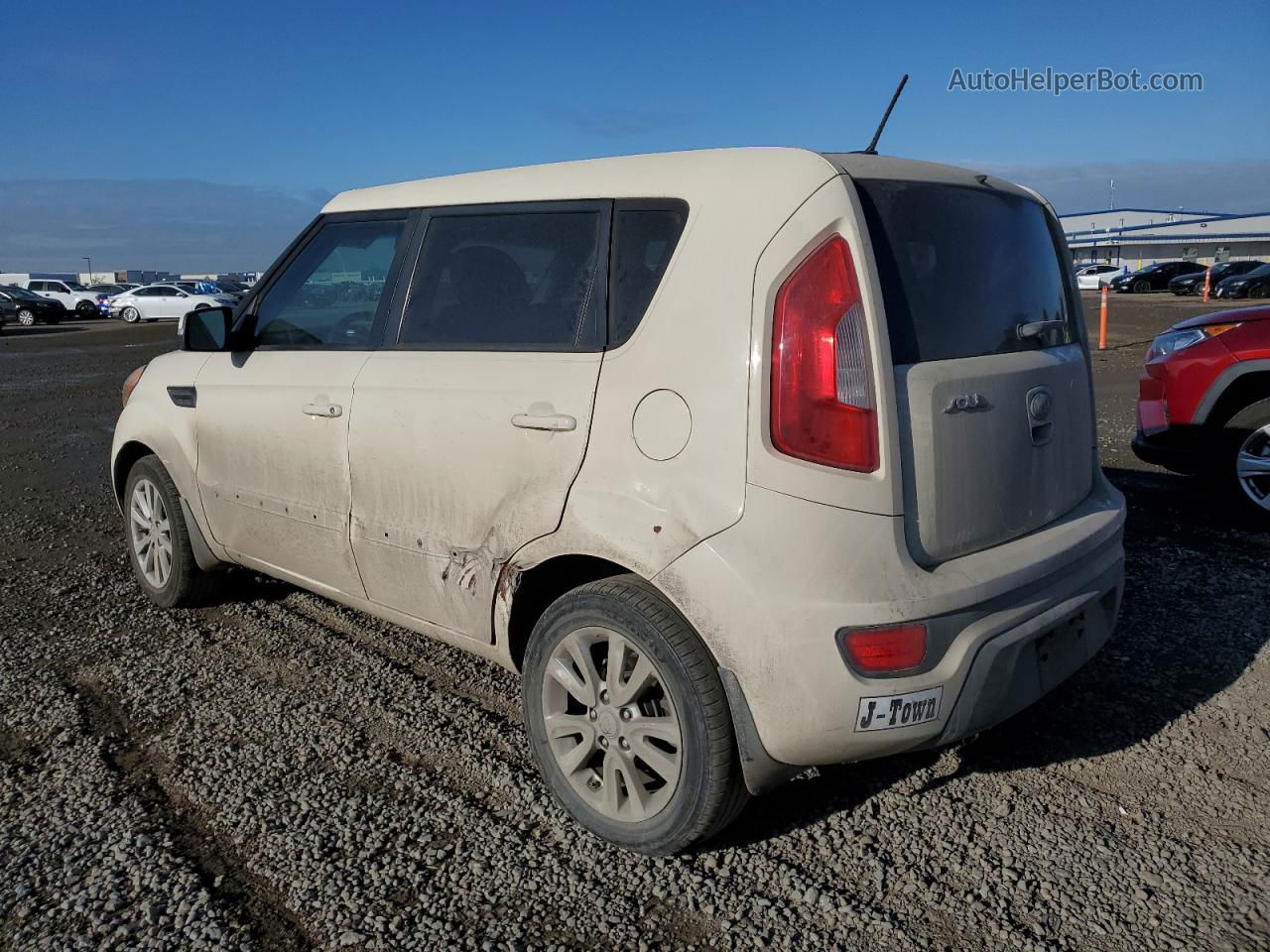 2013 Kia Soul + White vin: KNDJT2A6XD7582020