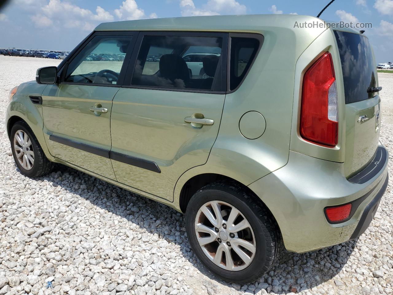 2013 Kia Soul + Green vin: KNDJT2A6XD7626601