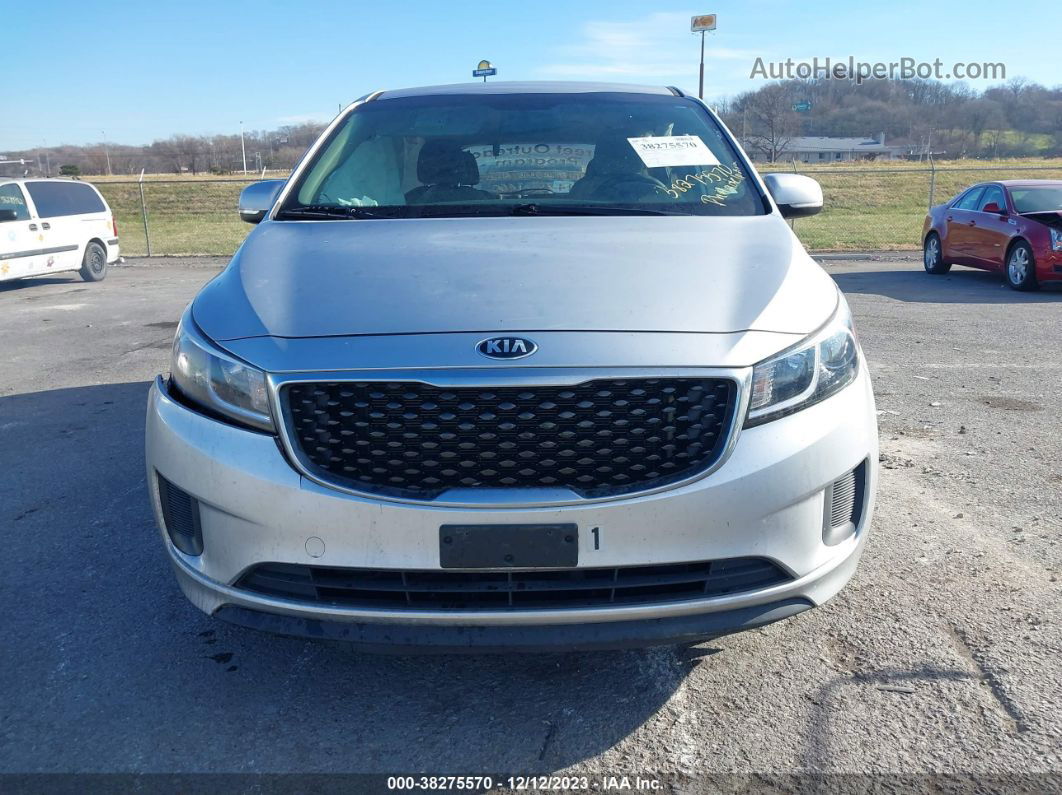 2017 Kia Sedona L Silver vin: KNDMA5C12H6258917