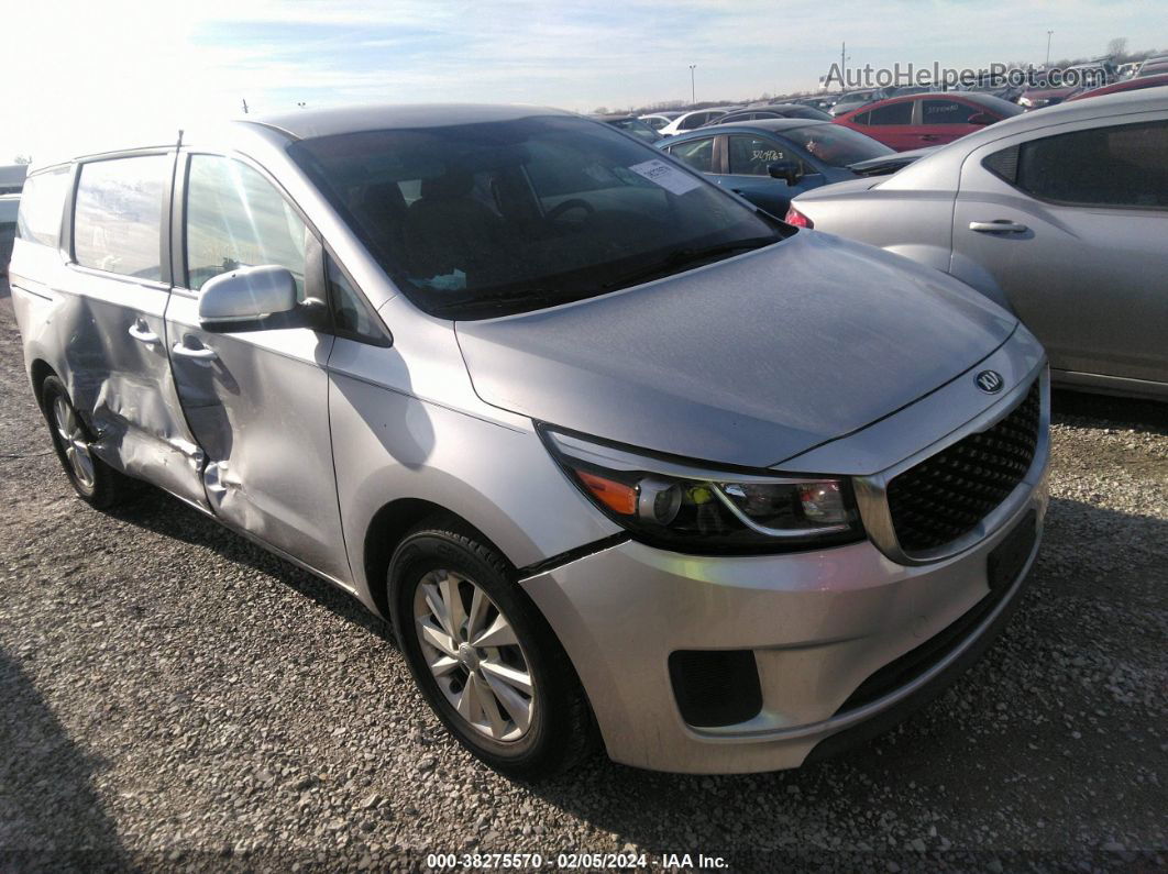 2017 Kia Sedona L Silver vin: KNDMA5C12H6258917