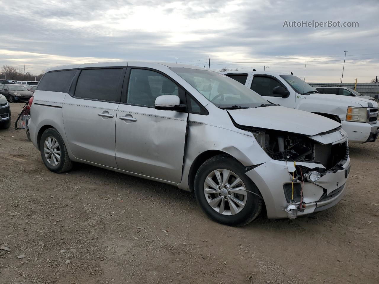 2017 Kia Sedona Lx Серебряный vin: KNDMB5C17H6231662