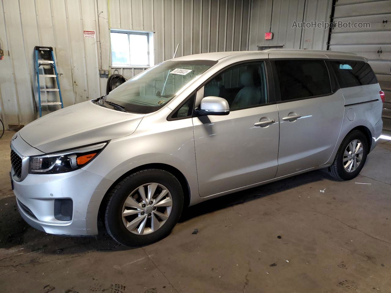 2017 Kia Sedona Lx Silver vin: KNDMB5C17H6305064