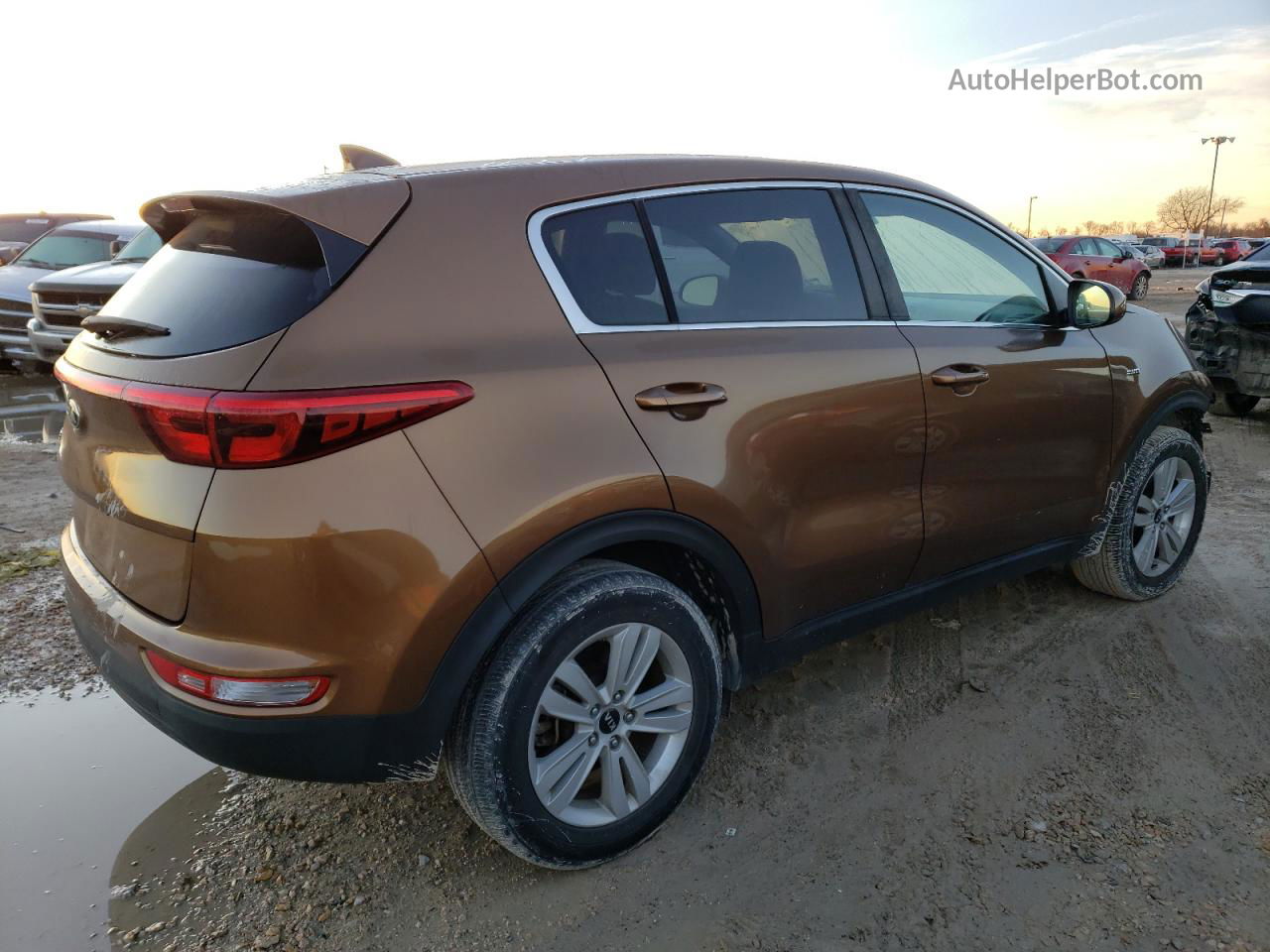 2017 Kia Sportage Lx Золотой vin: KNDPMCACXH7276881