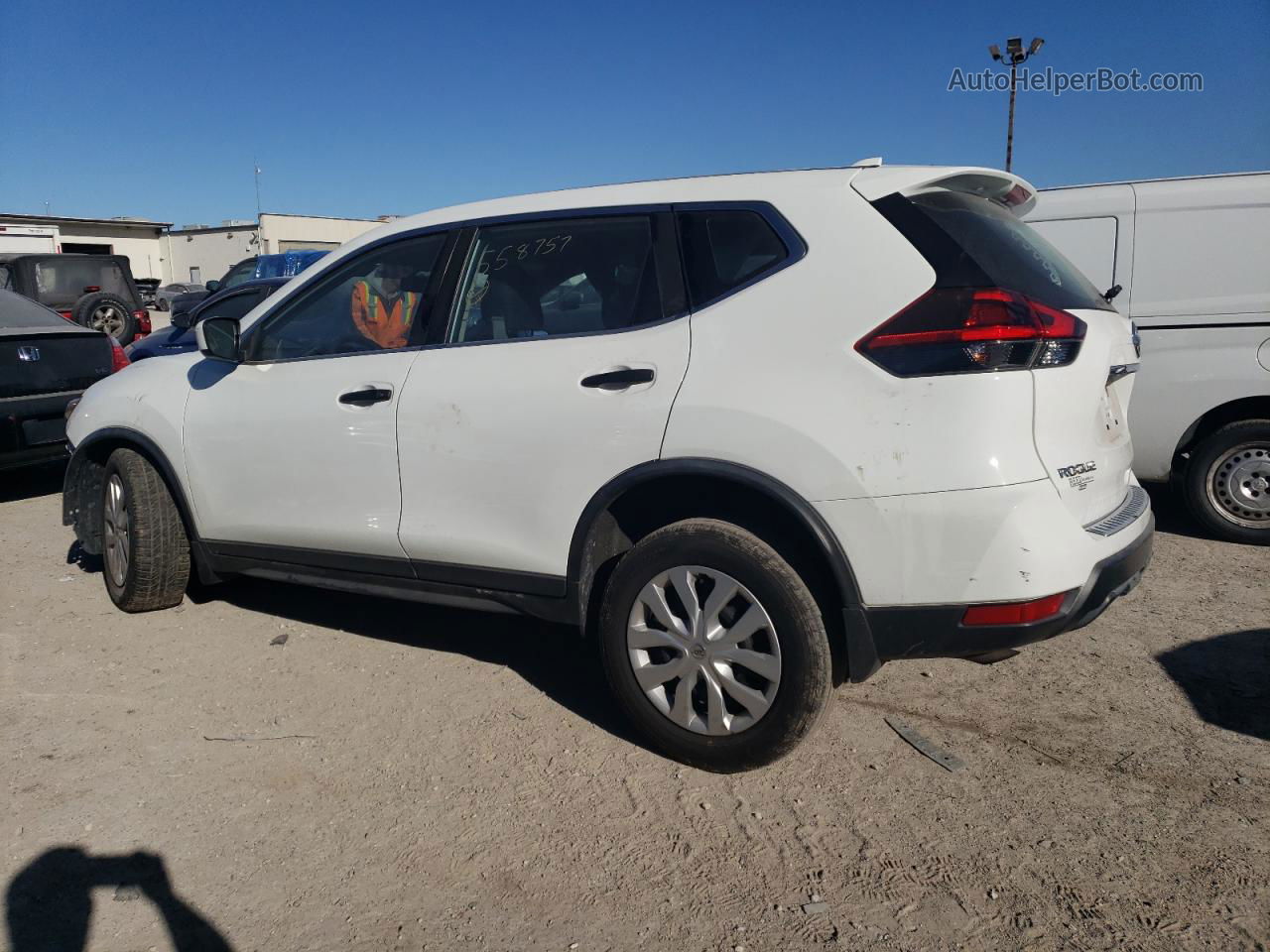 2018 Nissan Rogue S White vin: KNMAT2MT0JP558757