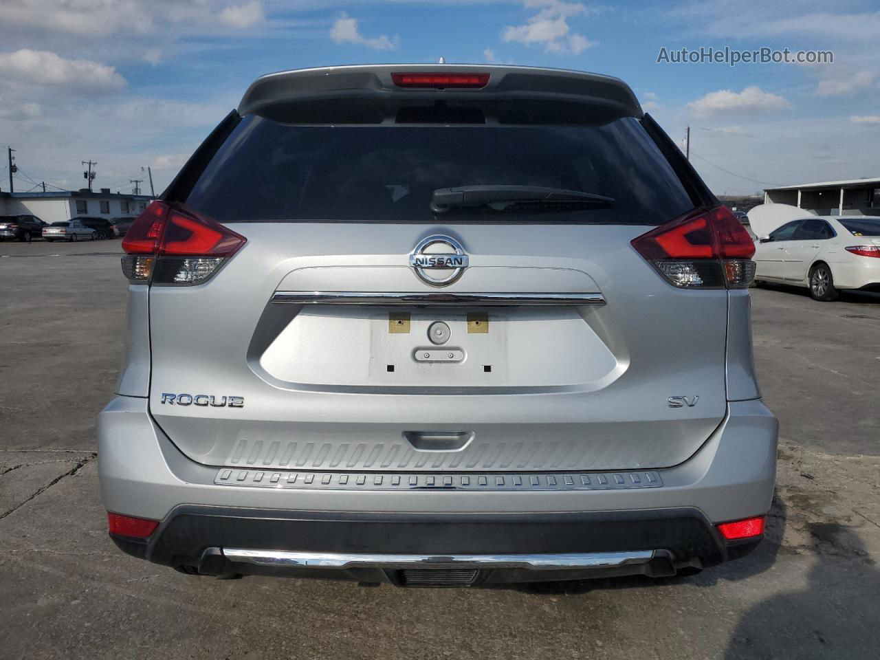 2018 Nissan Rogue S Silver vin: KNMAT2MT4JP561130