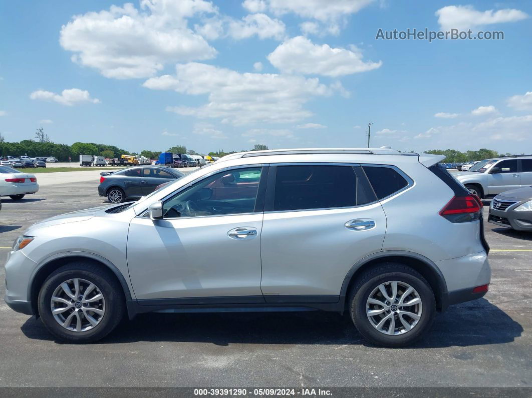 2018 Nissan Rogue Sv Серебряный vin: KNMAT2MT4JP617471