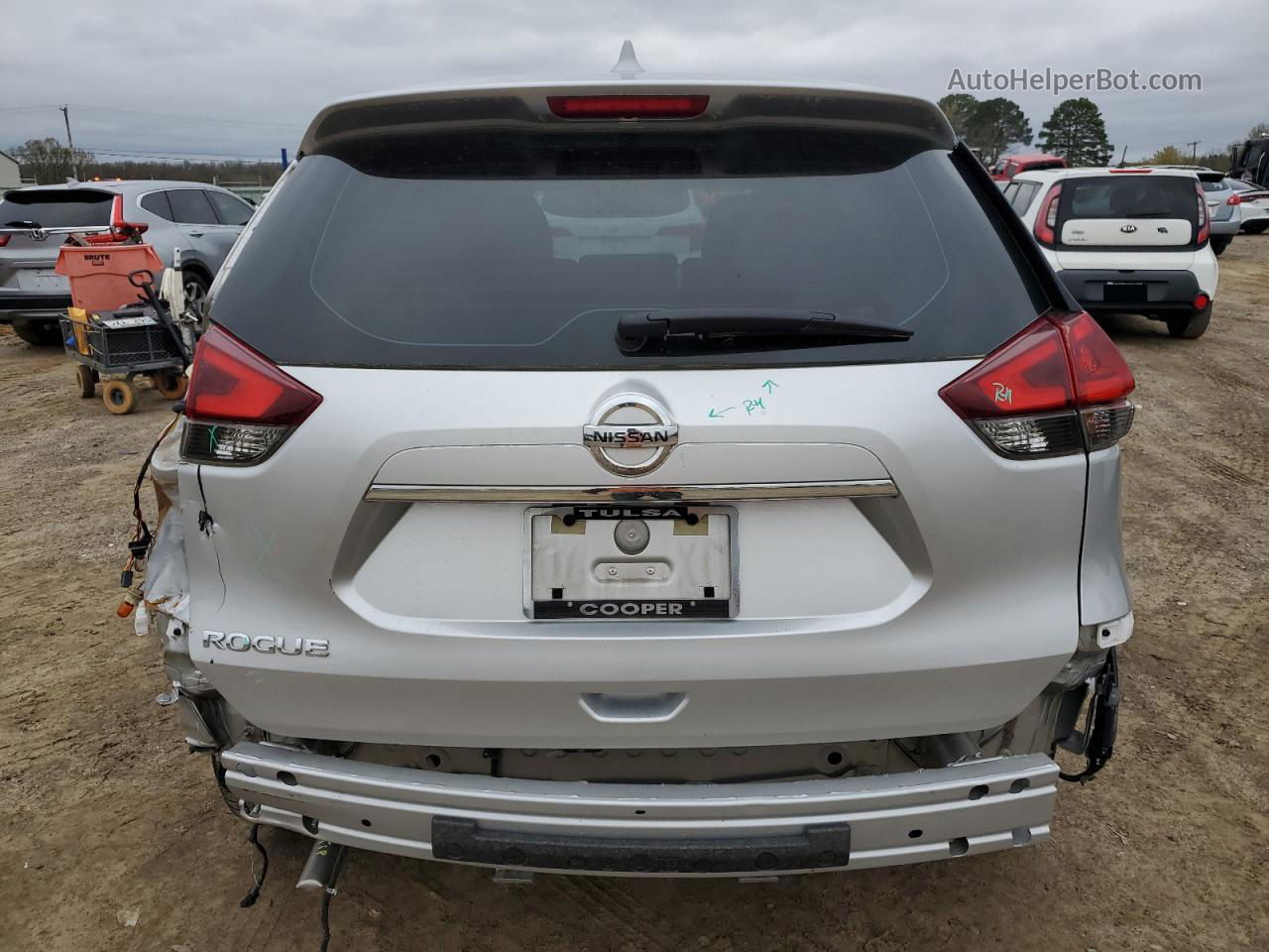 2018 Nissan Rogue S Серебряный vin: KNMAT2MT5JP544952