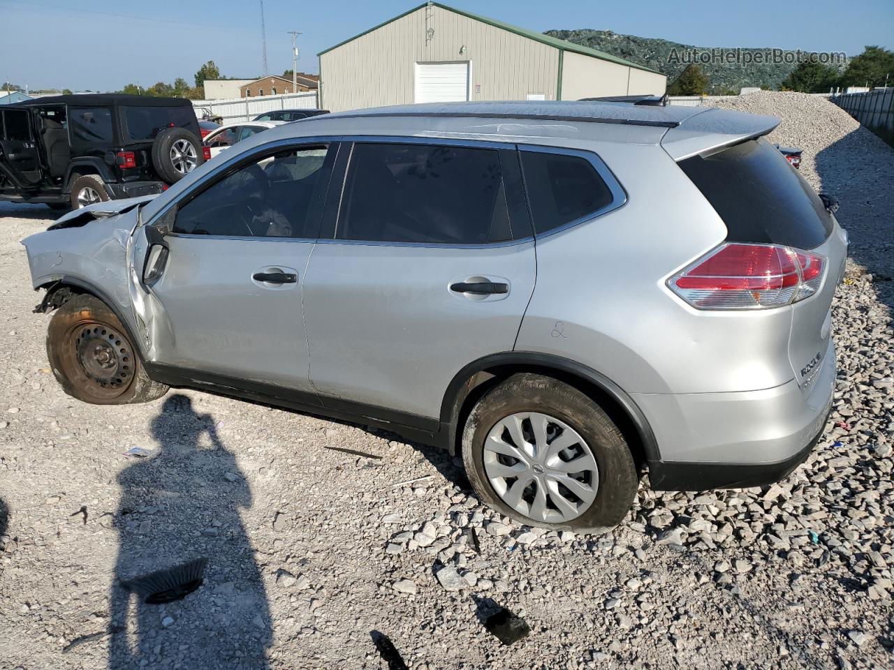 2016 Nissan Rogue S Silver vin: KNMAT2MV2GP620296