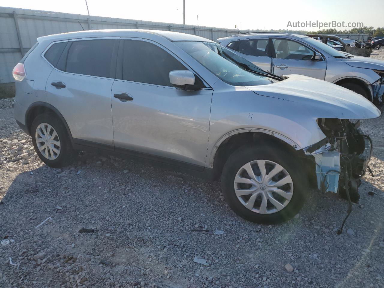 2016 Nissan Rogue S Silver vin: KNMAT2MV2GP620296