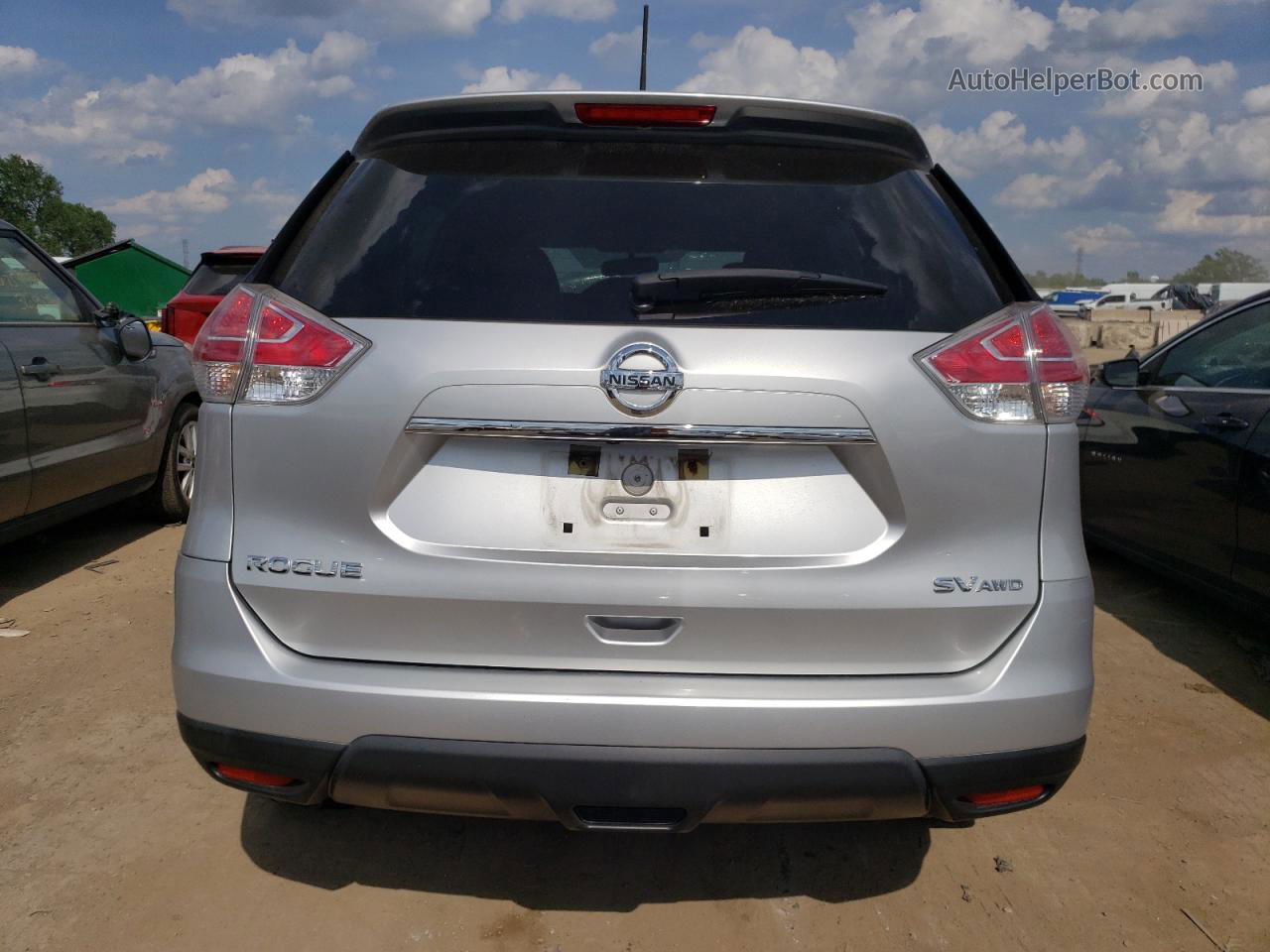 2016 Nissan Rogue S Silver vin: KNMAT2MV2GP645828