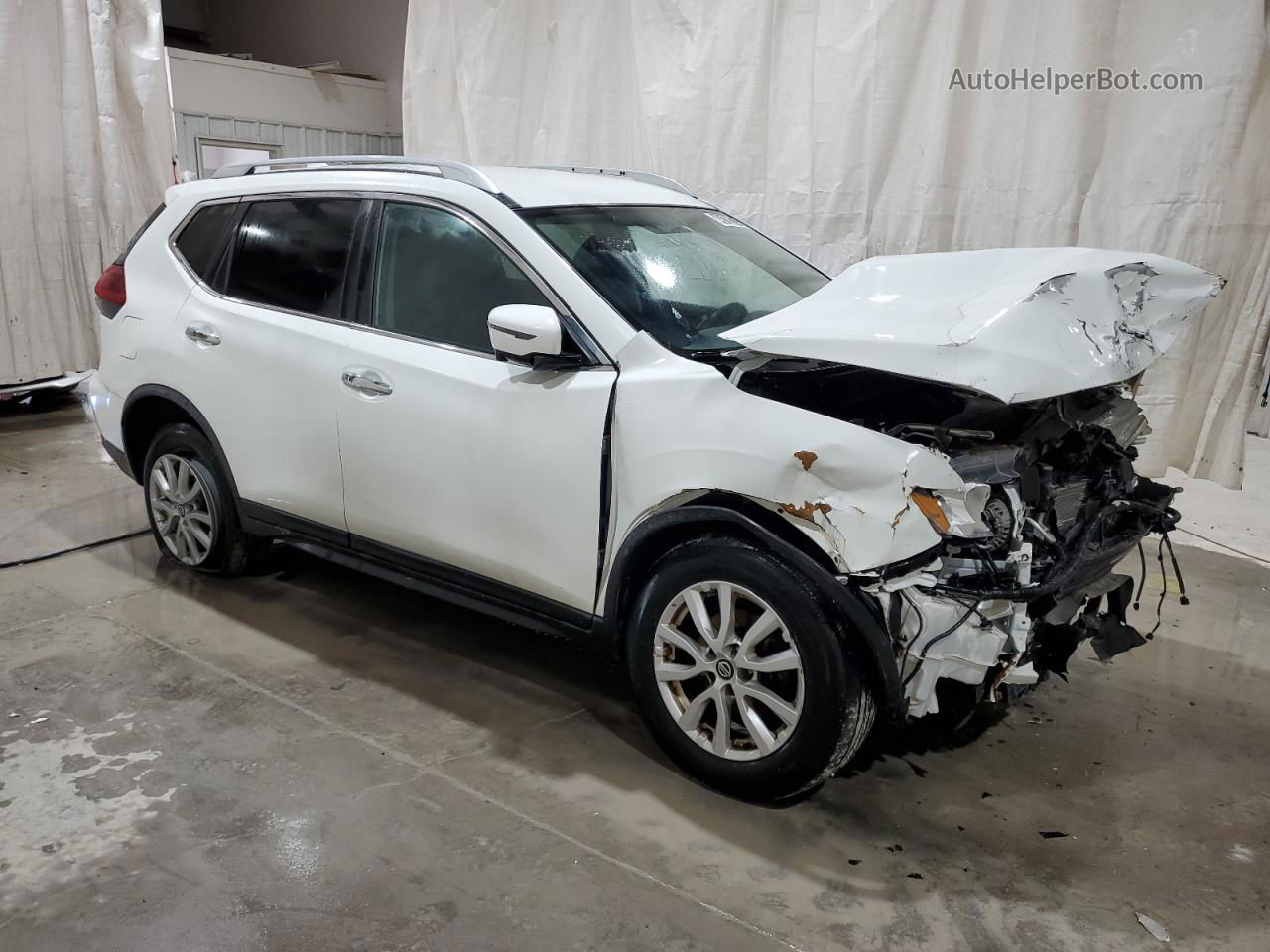 2018 Nissan Rogue S White vin: KNMAT2MV2JP556249