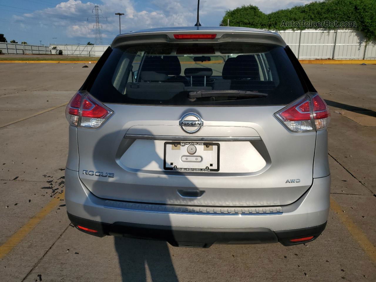 2016 Nissan Rogue S Silver vin: KNMAT2MV3GP660869