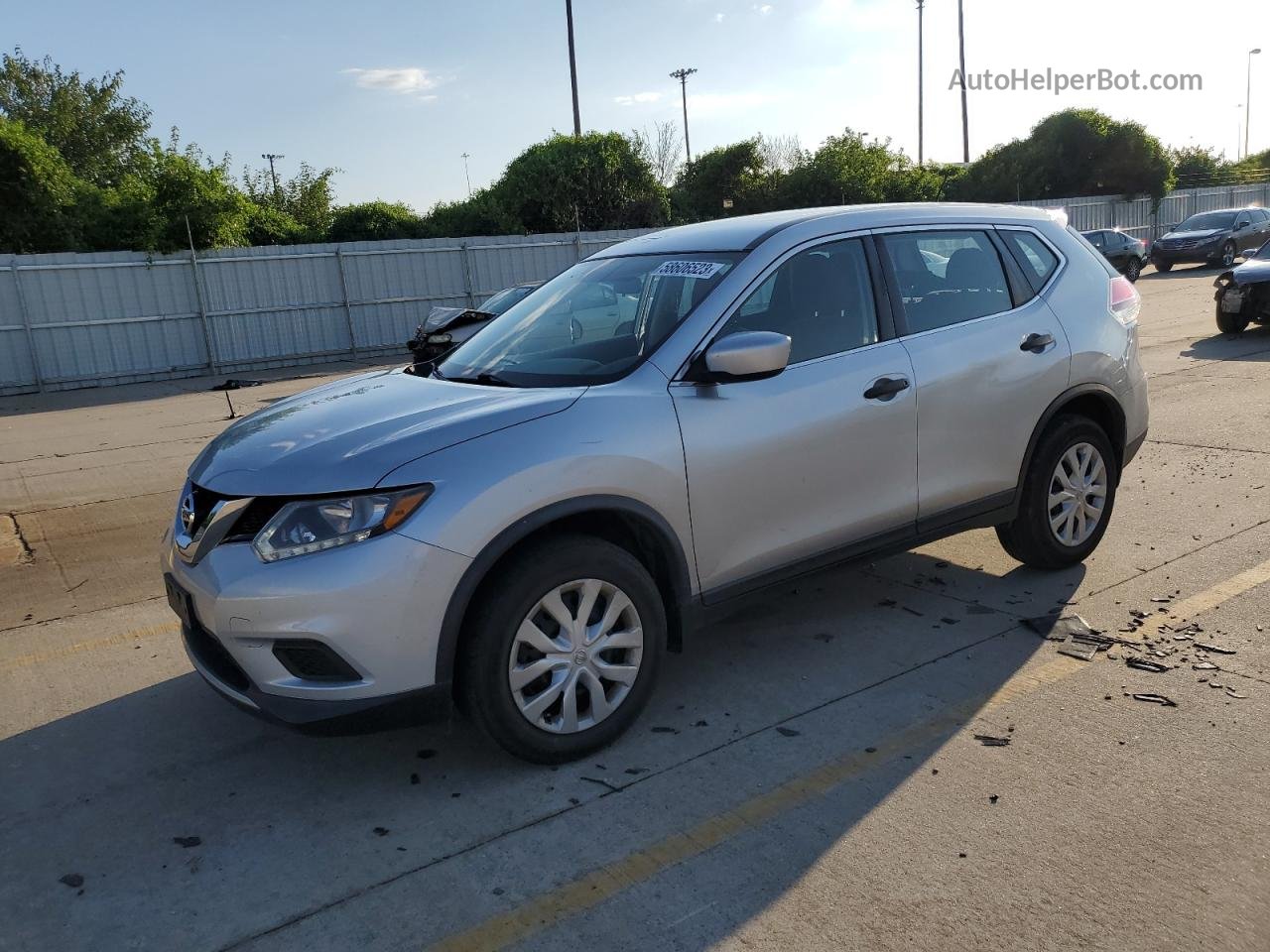 2016 Nissan Rogue S Silver vin: KNMAT2MV3GP660869