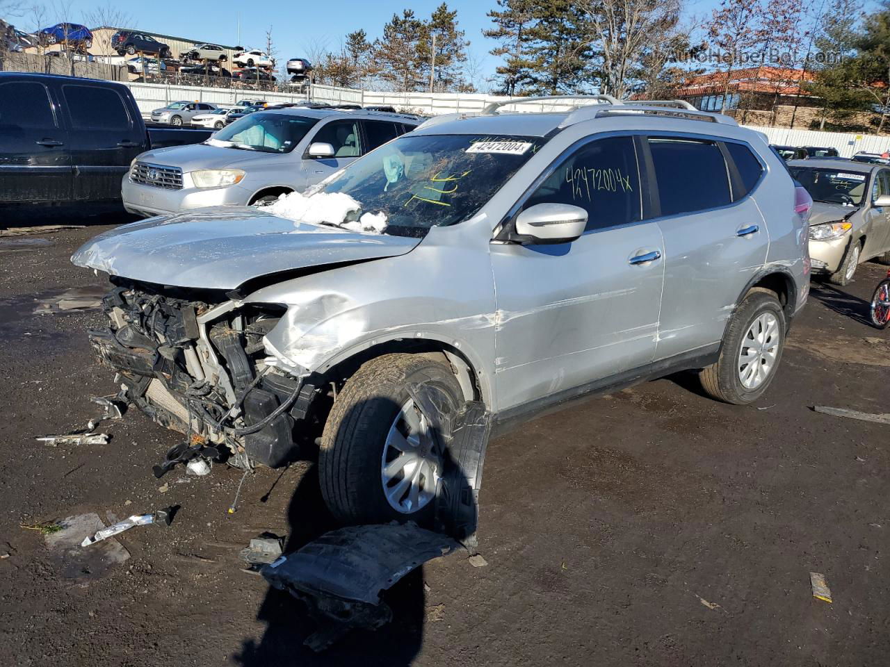 2016 Nissan Rogue S Silver vin: KNMAT2MV5GP702569