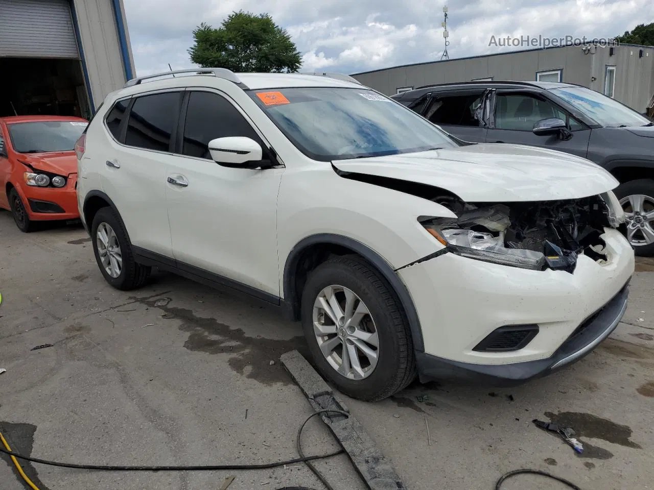 2016 Nissan Rogue S White vin: KNMAT2MV7GP643041