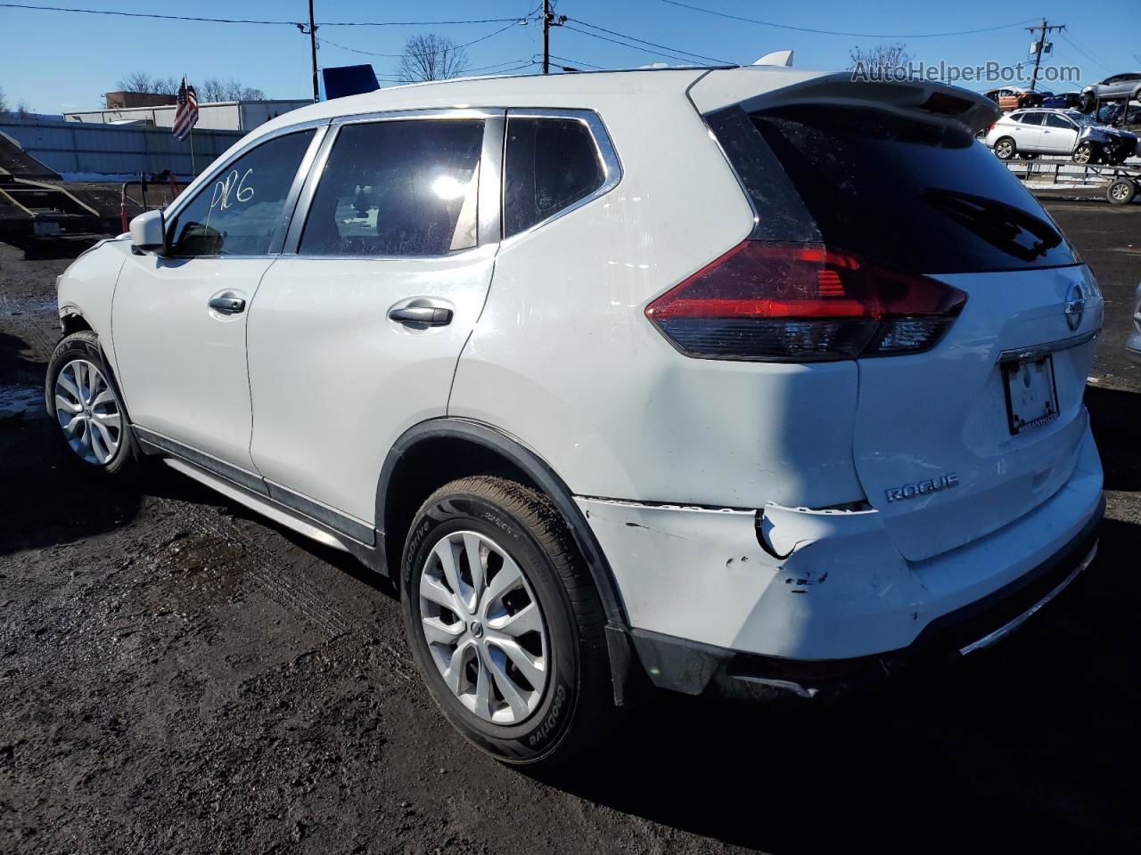 2018 Nissan Rogue S White vin: KNMAT2MV8JP565442