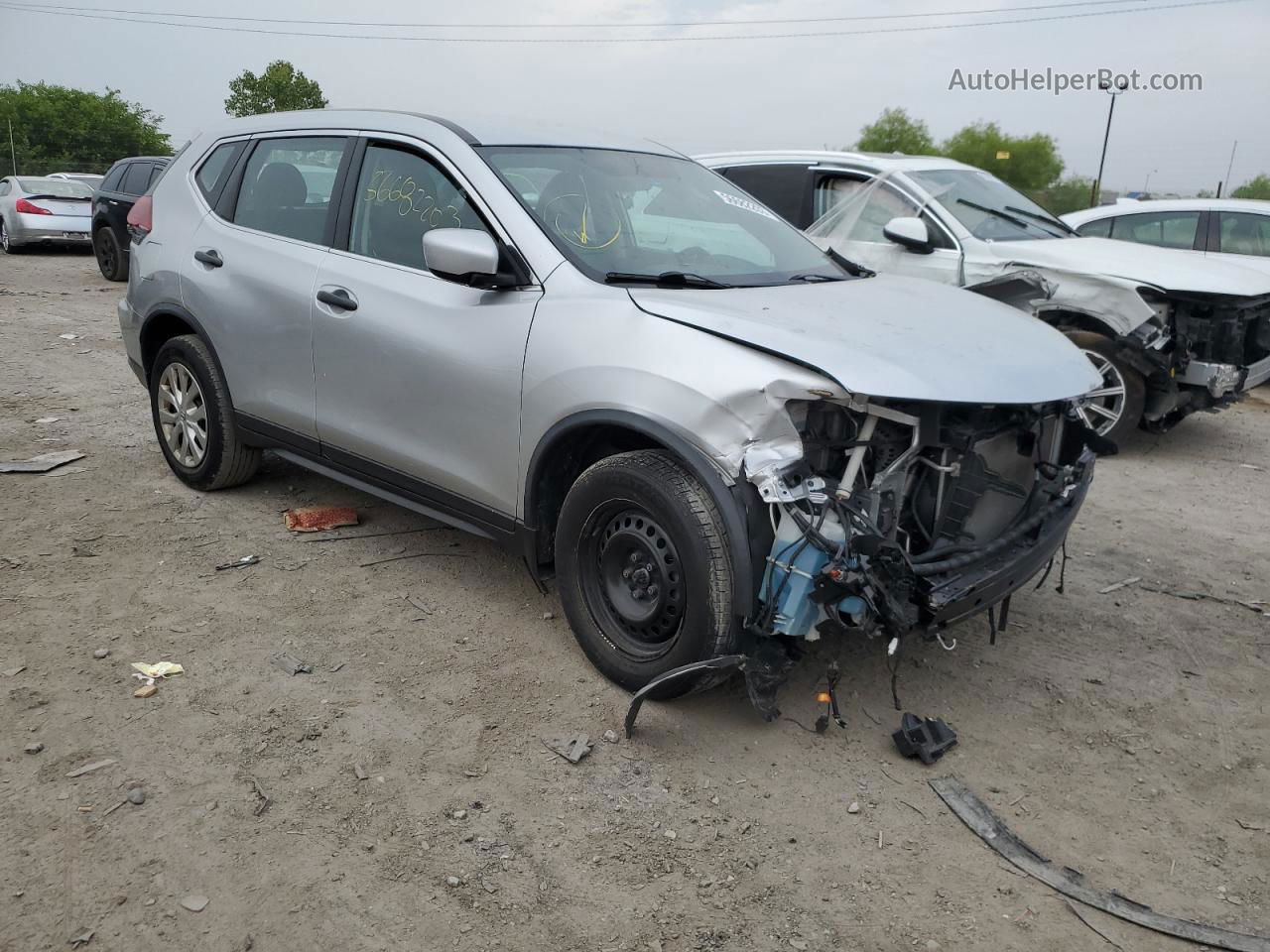 2018 Nissan Rogue S Серебряный vin: KNMAT2MV8JP614414