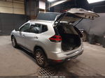 2018 Nissan Rogue Sv Silver vin: KNMAT2MV8JP615871