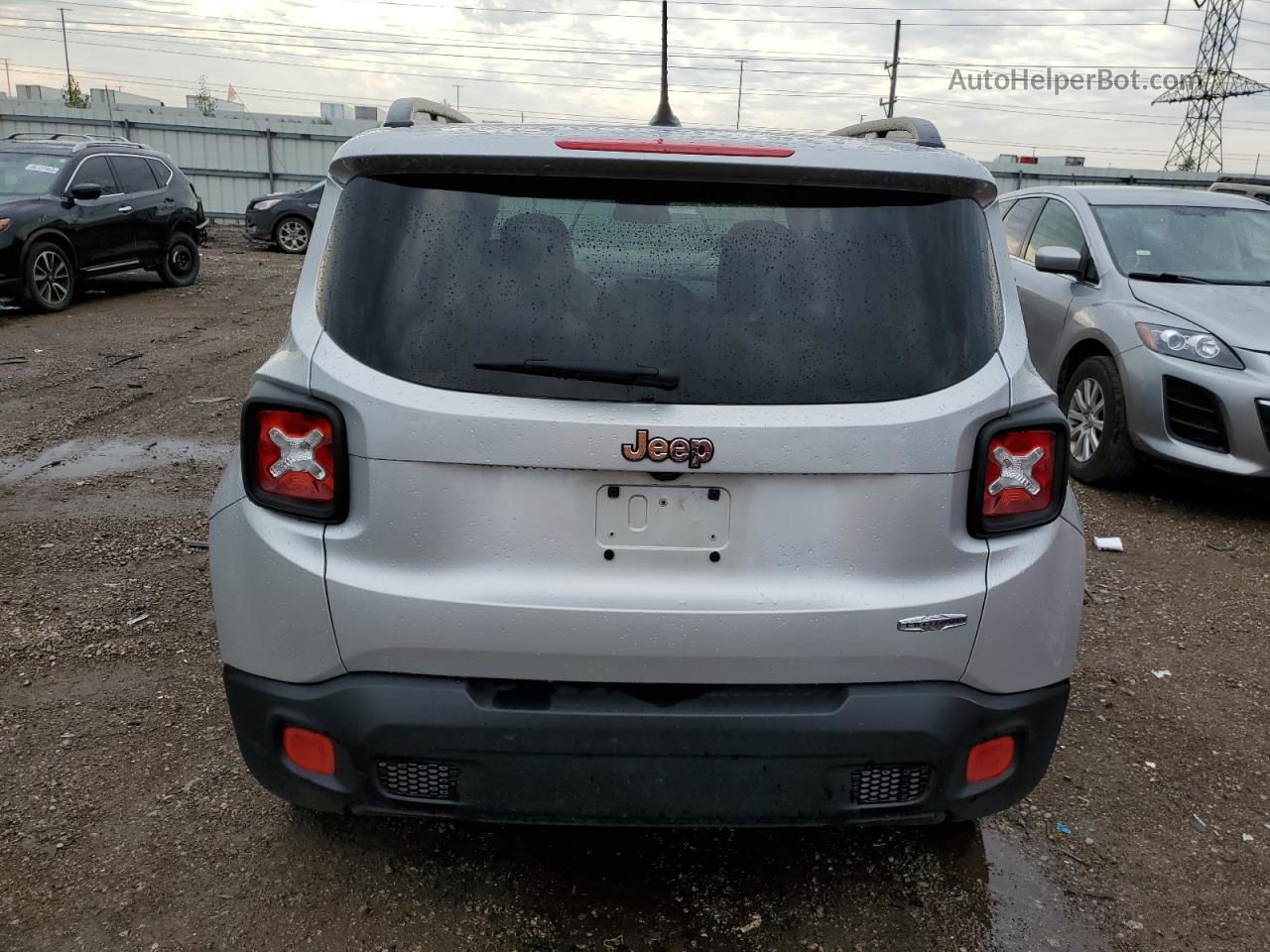 2015 Jeep Renegade Latitude Серебряный vin: ZACCJABT6FPC39921