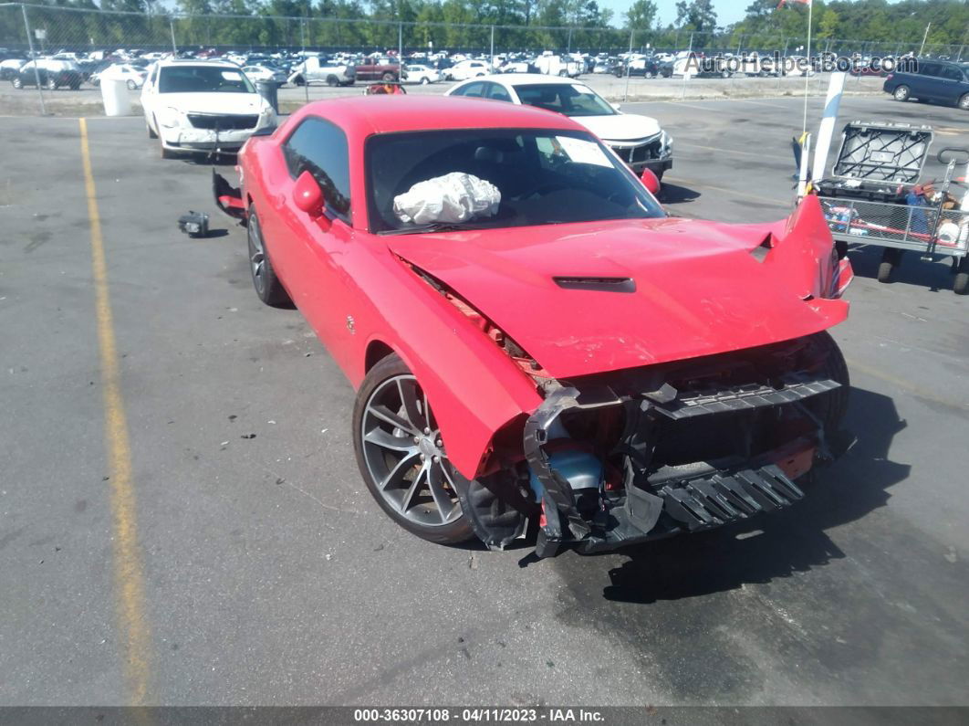 2016 Dodge Challenger   Red vin: NCS99463         