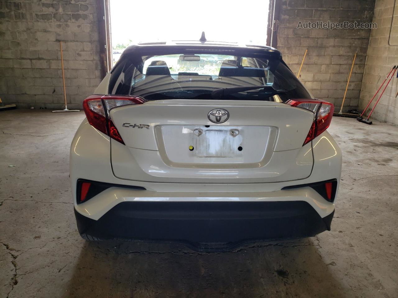 2019 Toyota C-hr Xle White vin: NMTKHMBX0KR100312