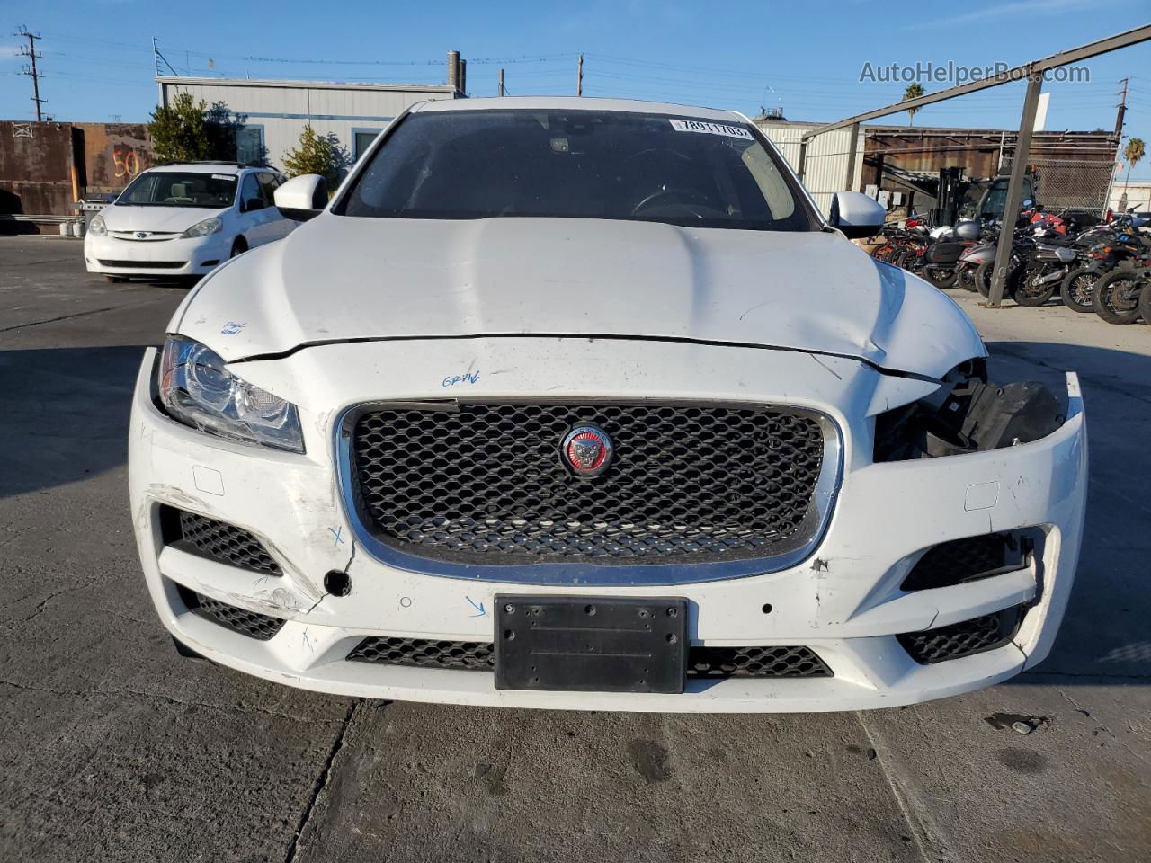 2020 Jaguar F-pace Prestige White vin: SADCK2GXXLA638572