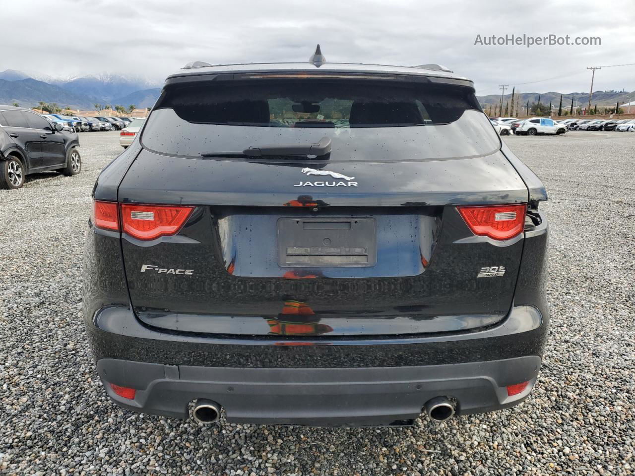 2019 Jaguar F-pace R - Sport Black vin: SADCL2GX4KA366774