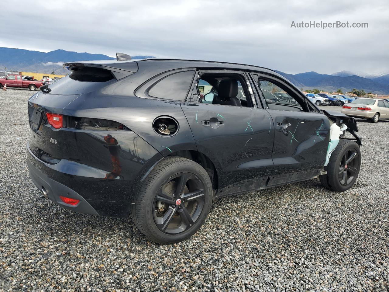 2019 Jaguar F-pace R - Sport Black vin: SADCL2GX4KA366774