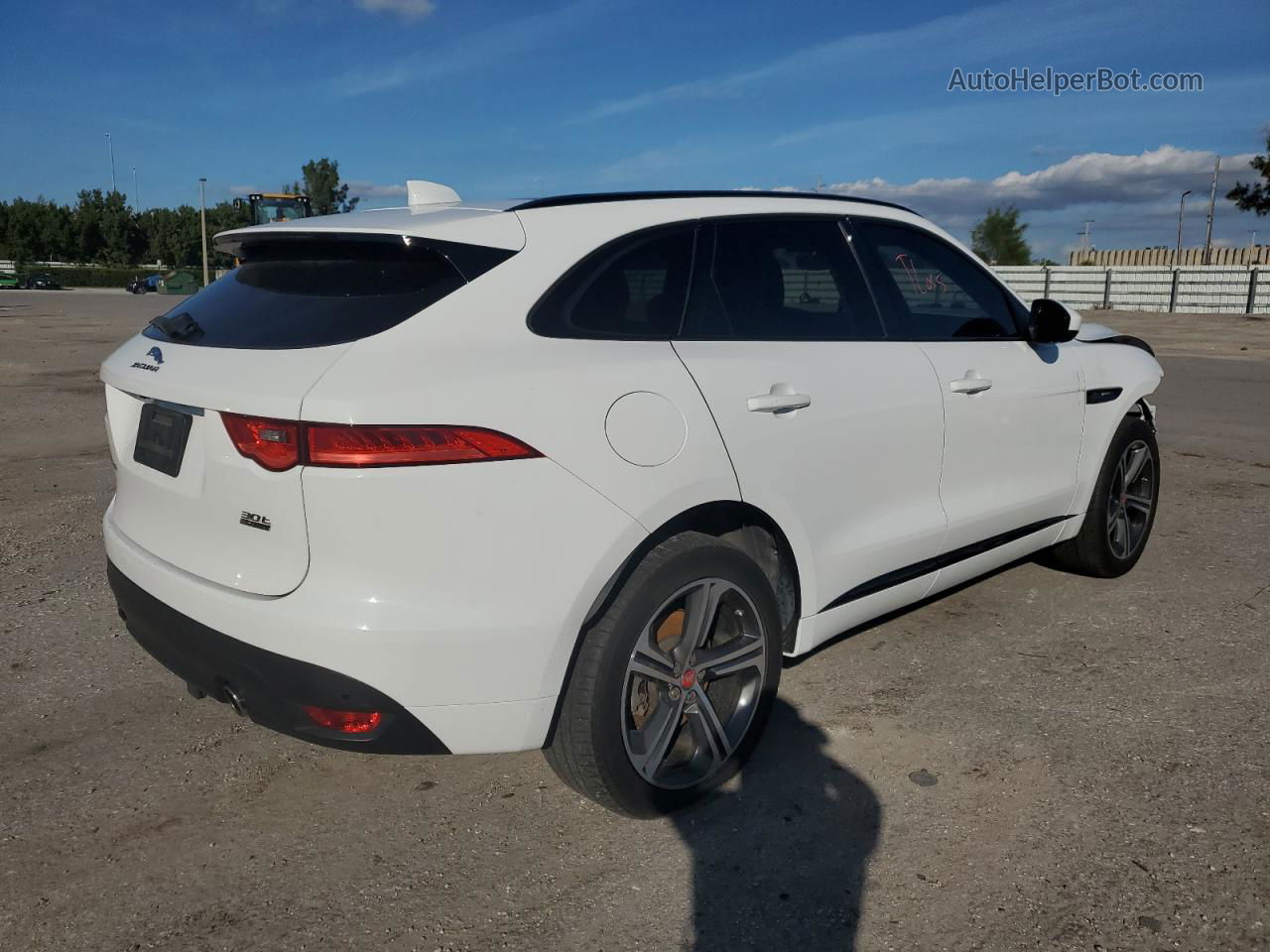 2019 Jaguar F-pace R - Sport White vin: SADCL2GXXKA359442