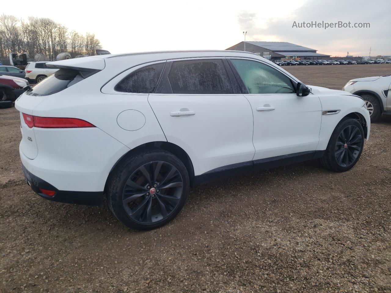 2019 Jaguar F-pace Portfolio White vin: SADCN2GX4KA367367