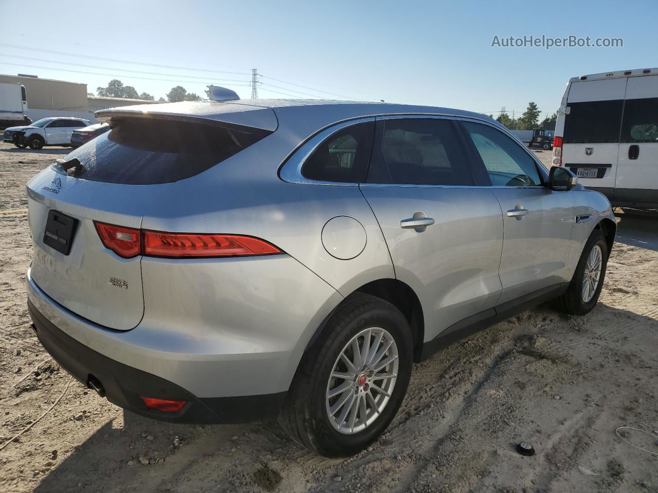 2019 Jaguar F-pace  Silver vin: SADCS2FX2KA391693