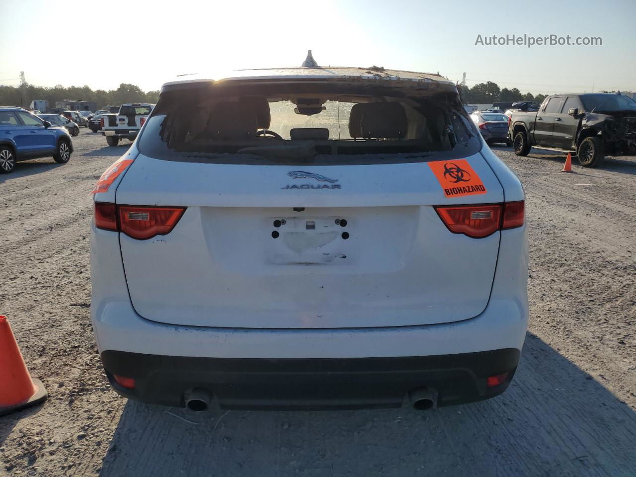 2019 Jaguar F-pace  White vin: SADCS2FX5KA391042