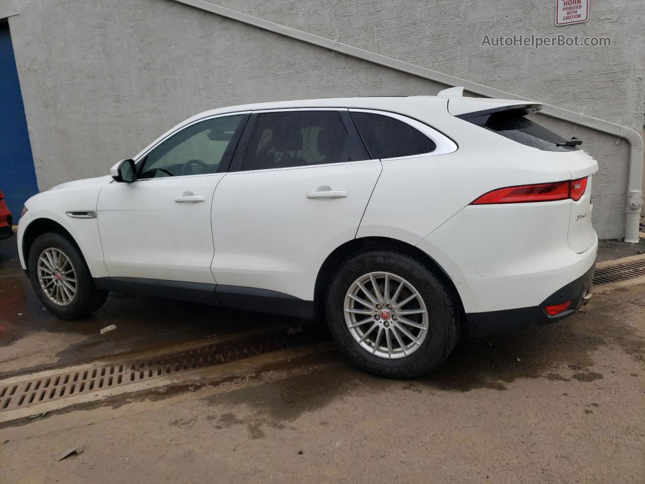 2019 Jaguar F-pace  Белый vin: SADCS2FX9KA392565