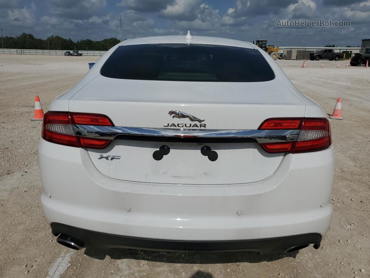 2015 Jaguar Xf 2.0t Premium White vin: SAJWA0FS3FPU62652