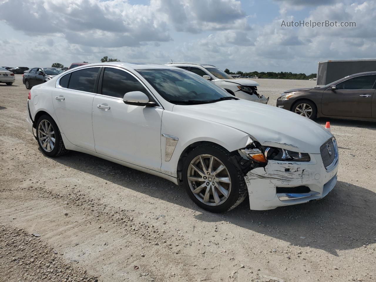 2015 Jaguar Xf 2.0t Premium White vin: SAJWA0FS3FPU62652