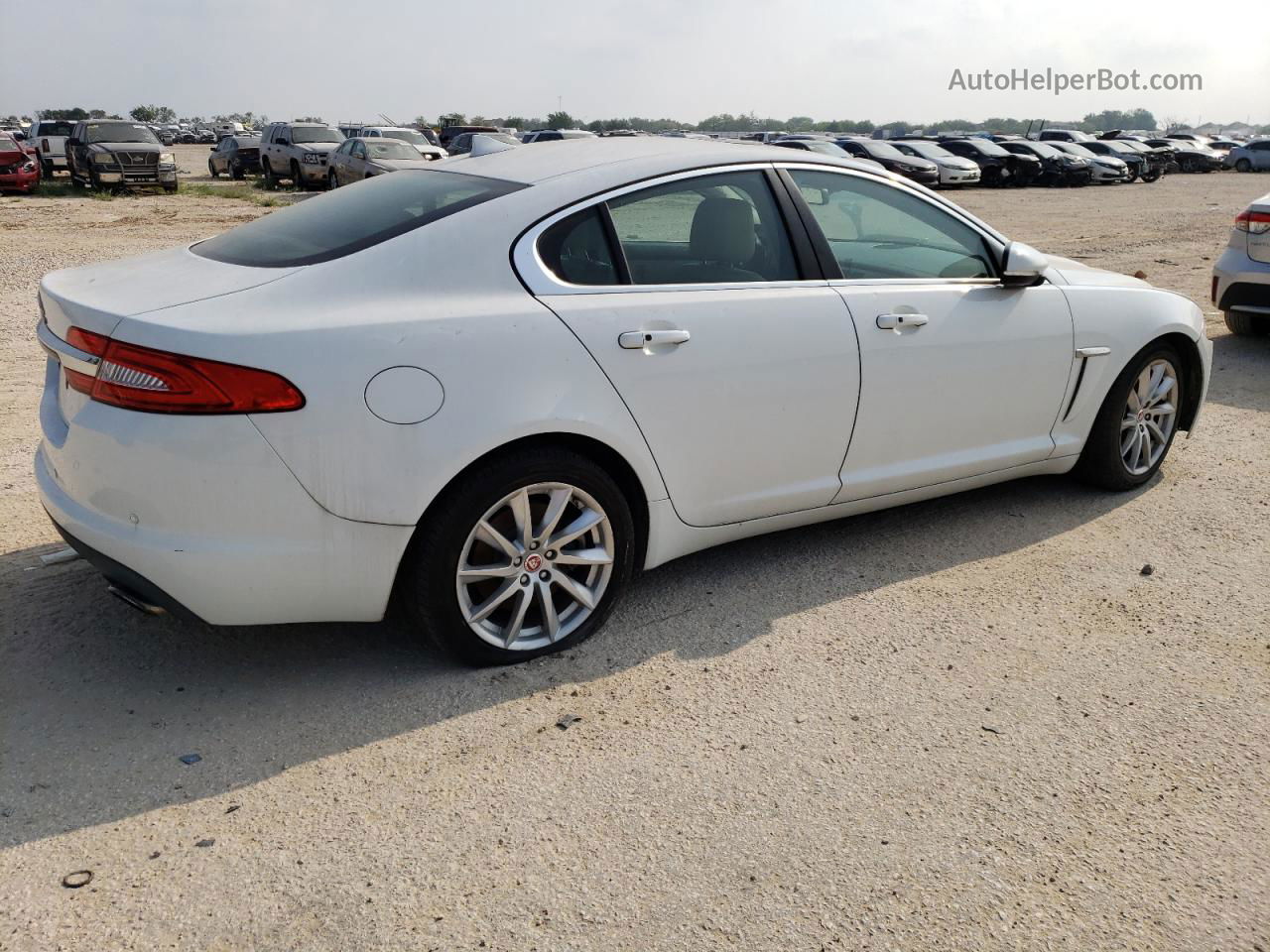 2015 Jaguar Xf 2.0t Premium Белый vin: SAJWA0FS3FPU87616