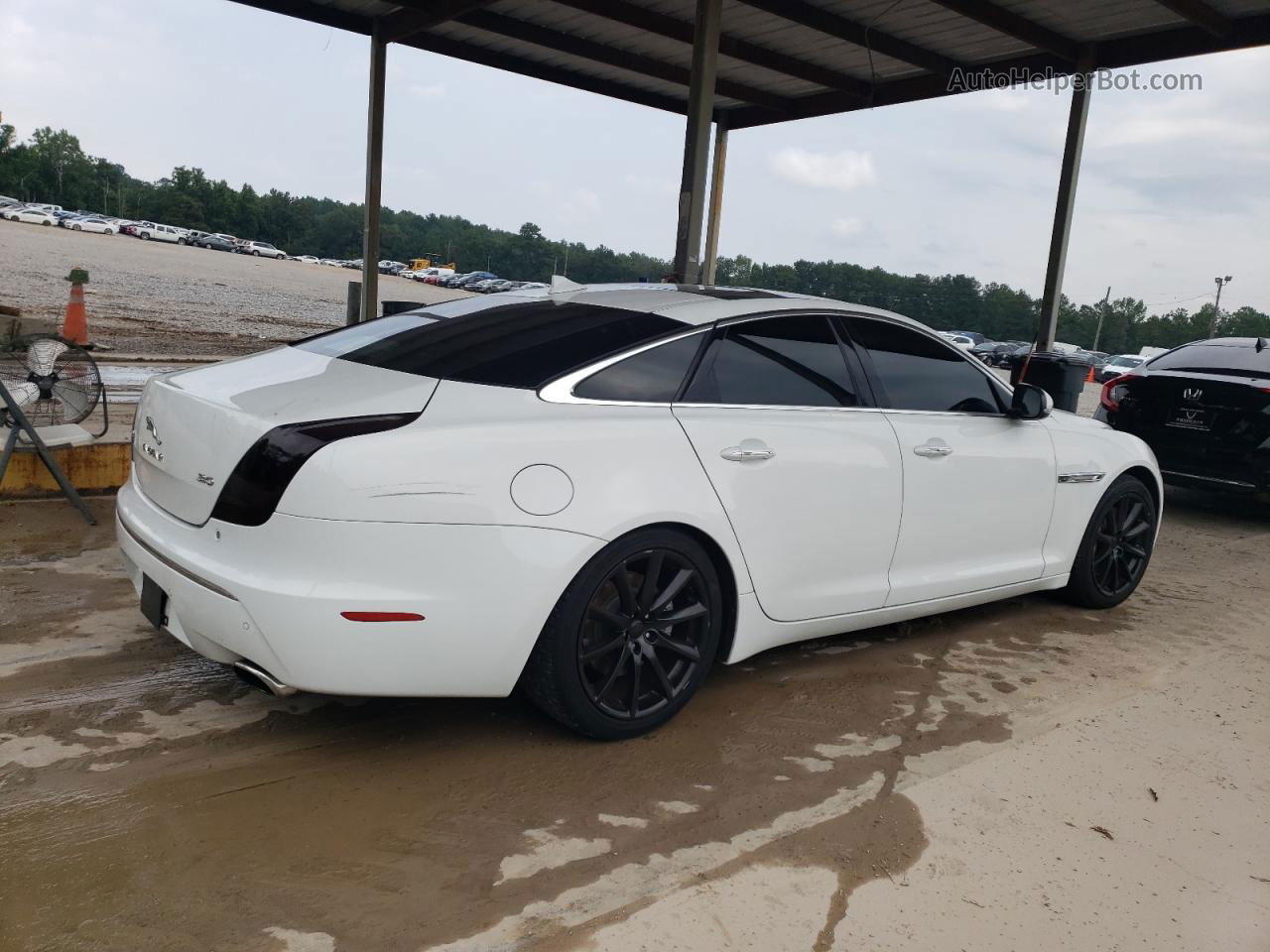 2013 Jaguar Xj  White vin: SAJWA1C71D8V44246