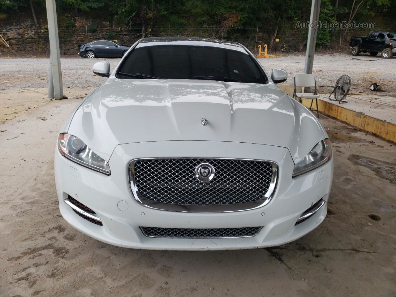 2013 Jaguar Xj  White vin: SAJWA1C71D8V44246