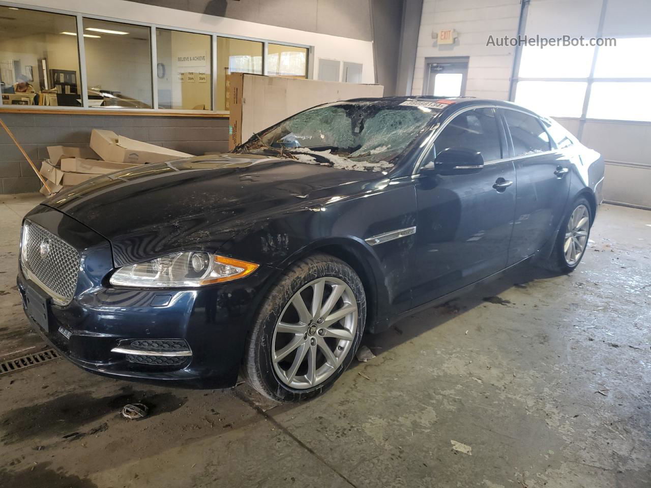 2013 Jaguar Xj  Blue vin: SAJWA1C74D8V41843