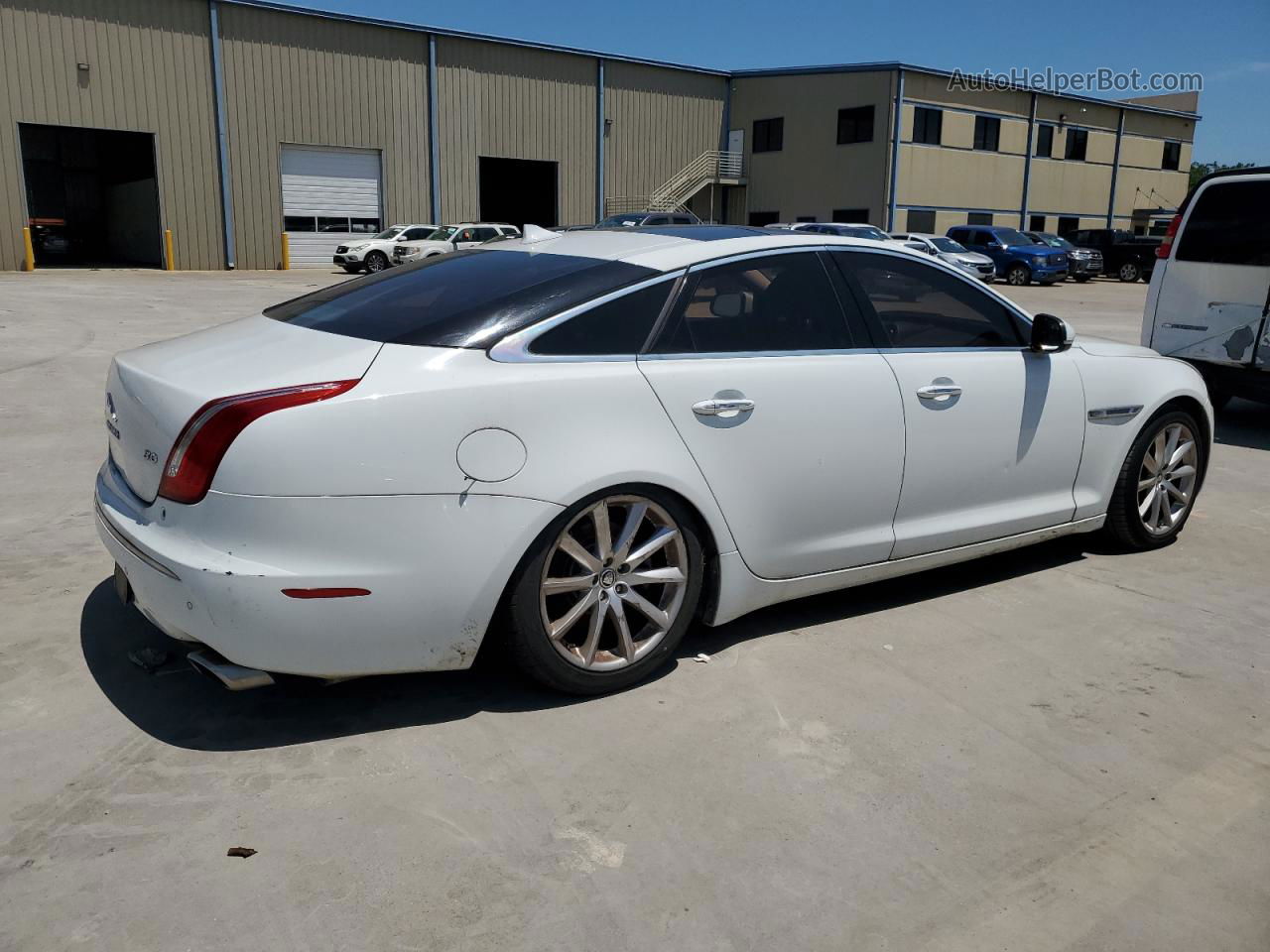 2013 Jaguar Xj  White vin: SAJWA1C75D8V55542