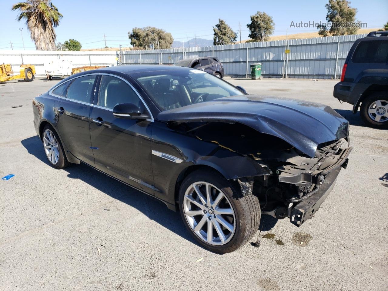 2013 Jaguar Xj  Black vin: SAJWA1C77D8V57020