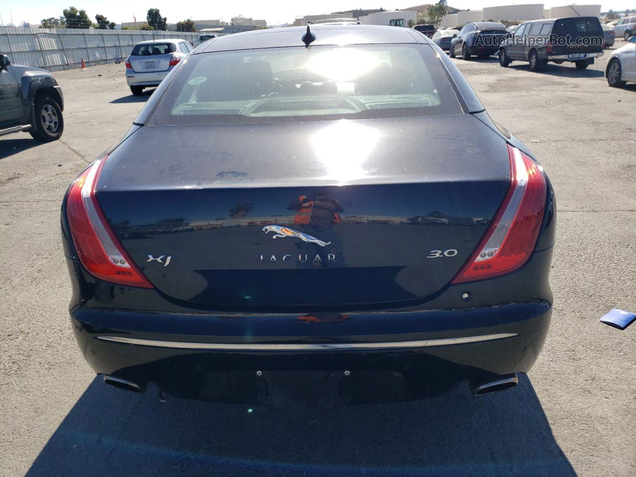 2013 Jaguar Xj  Black vin: SAJWA1C77D8V57020