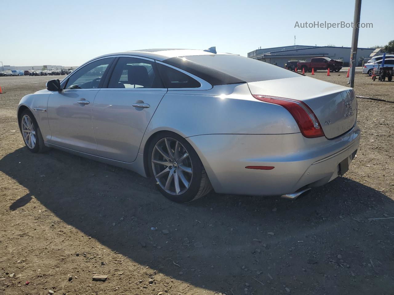 2013 Jaguar Xj  Silver vin: SAJWA1C78D8V56507