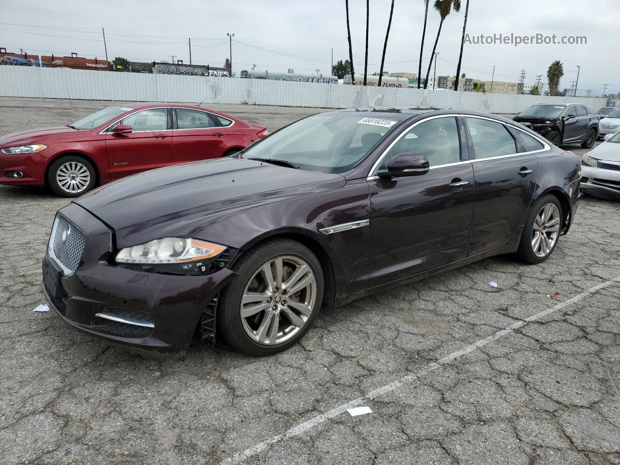 2013 Jaguar Xj  Maroon vin: SAJWA1C79D8V41546