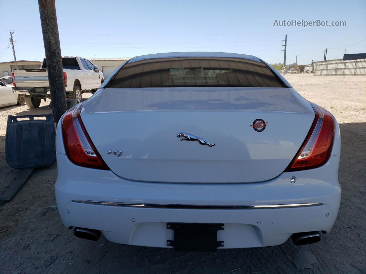 2012 Jaguar Xj  White vin: SAJWA1CB1CLV38494