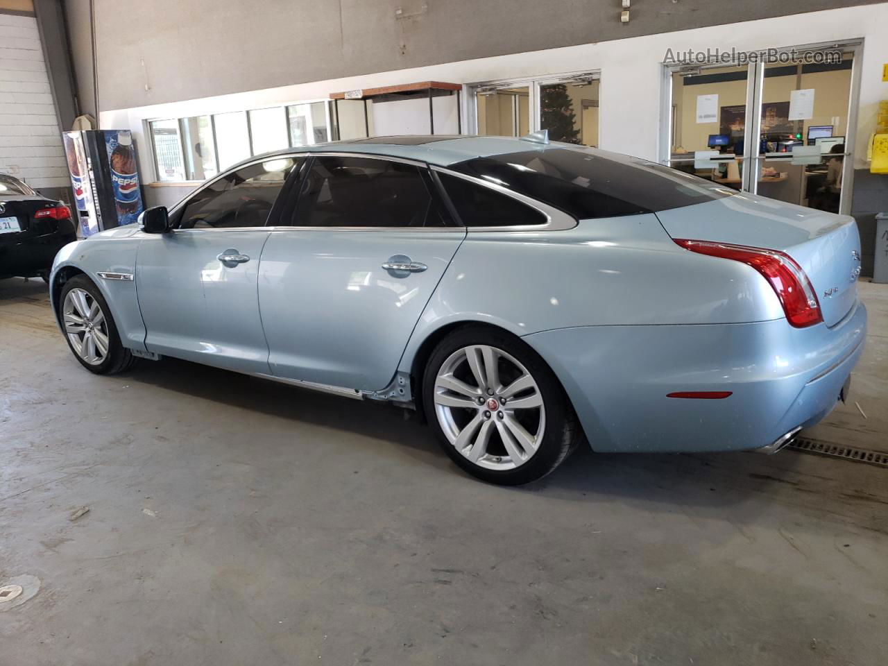 2013 Jaguar Xjl Portfolio Blue vin: SAJWA2G13DLV57881