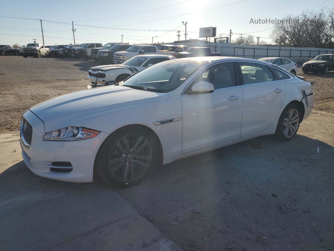 2012 Jaguar Xjl  Two Tone vin: SAJWA2GB3CLV31854